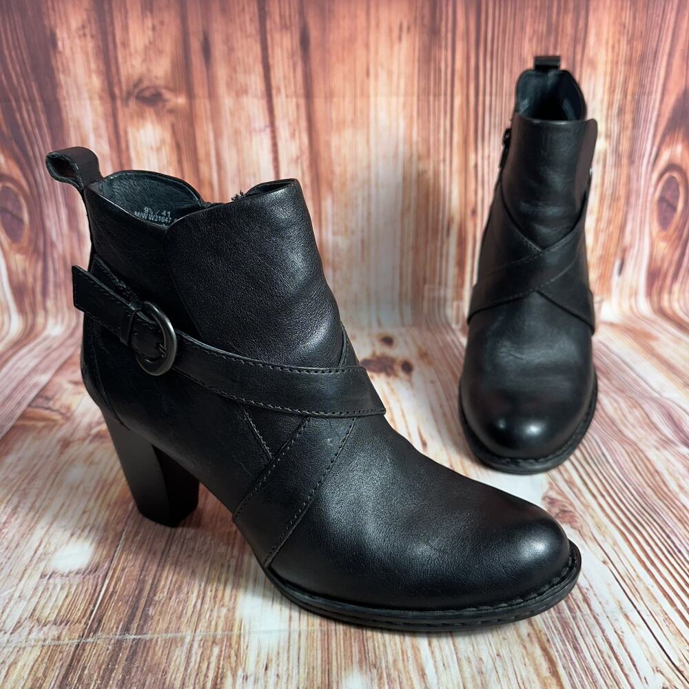 Born SHOLA Size 9.5 Black Leather Ankle Boots Zip Up Booties Block Heel Shoes